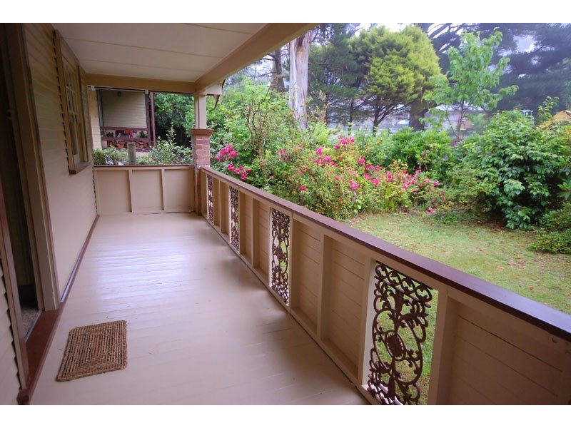 6 Eumemmering St, Medlow Bath NSW 2780