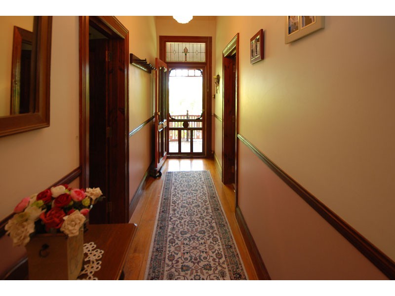 5 Hume Street, Wentworth Falls NSW 2782