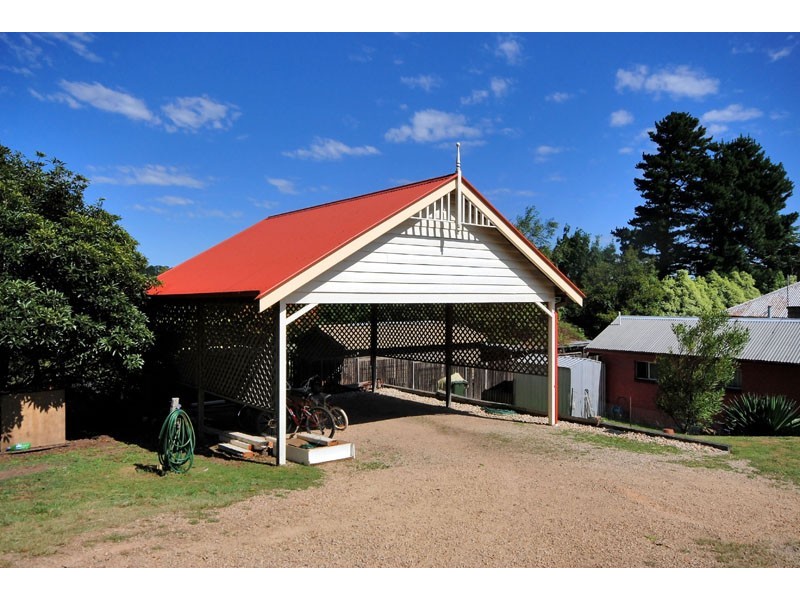 5 Hume Street, Wentworth Falls NSW 2782