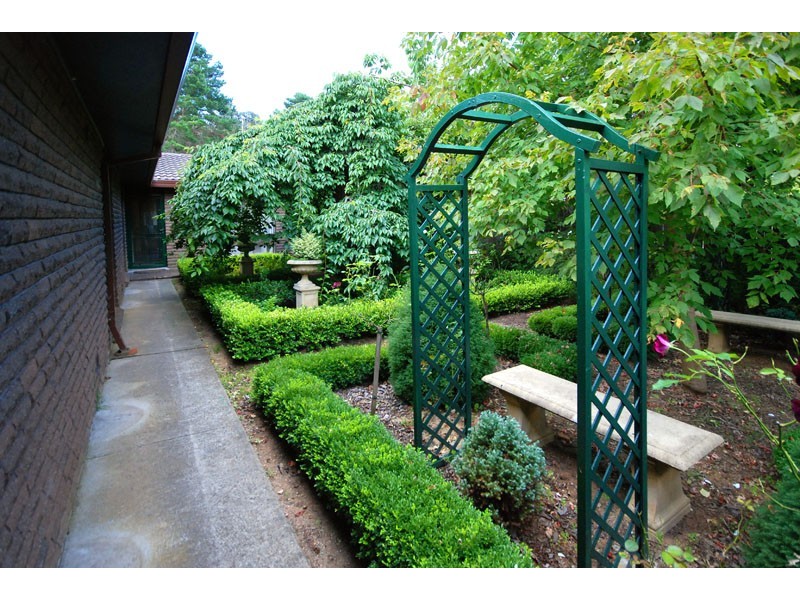 32 Scott Avenue, Leura NSW 2780