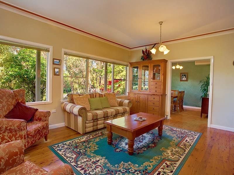 6 Tarella Road, Wentworth Falls NSW 2782