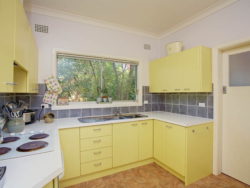 6 Tarella Road, Wentworth Falls NSW 2782