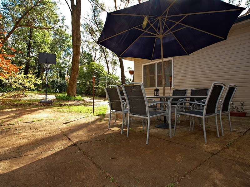 6 Tarella Road, Wentworth Falls NSW 2782