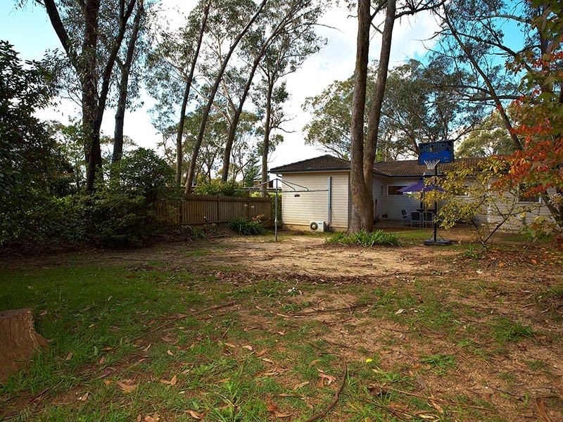 6 Tarella Road, Wentworth Falls NSW 2782