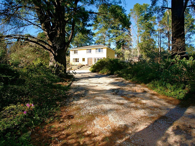 9 Central Lane, Wentworth Falls NSW 2782