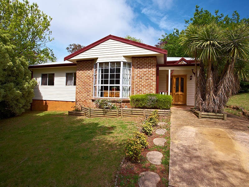 13 Rodova Street, Katoomba NSW 2780