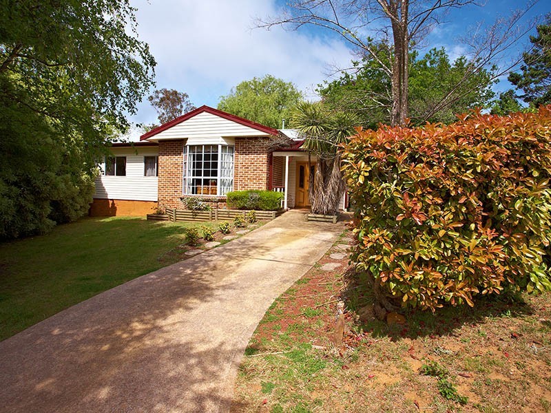 13 Rodova Street, Katoomba NSW 2780