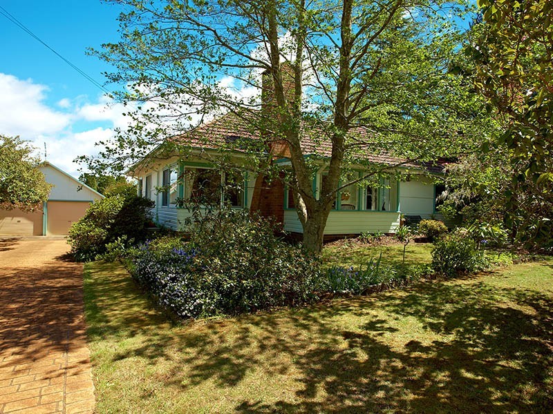 3 Pauline Avenue, Wentworth Falls NSW 2782