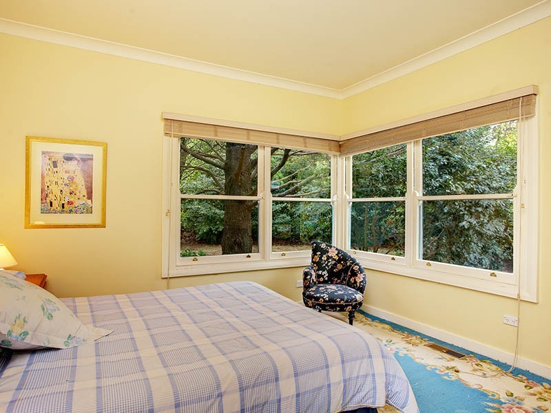 3 Pauline Avenue, Wentworth Falls NSW 2782