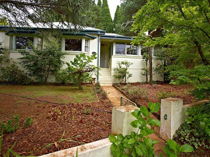 29 Carrington Avenue, Katoomba NSW 2780