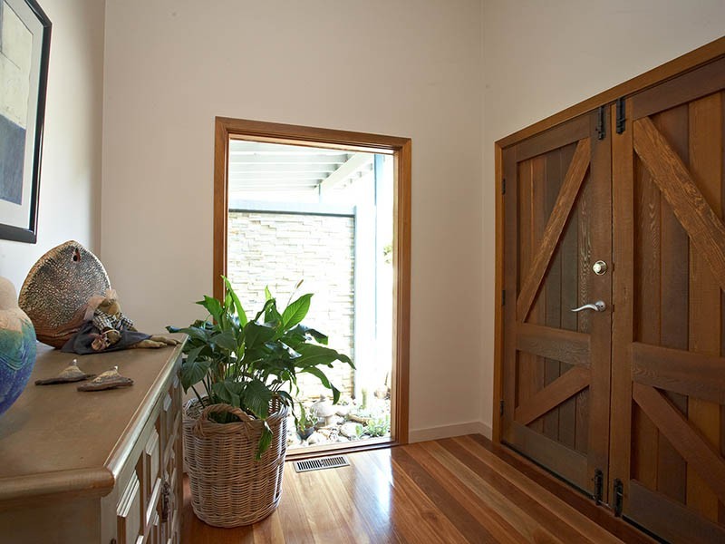 1 Yanko Avenue, Wentworth Falls NSW 2782