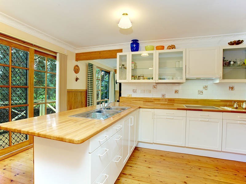 14 Waratah Street, Wentworth Falls NSW 2782