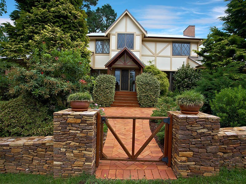 17 Sublime Point Road, Leura NSW 2780