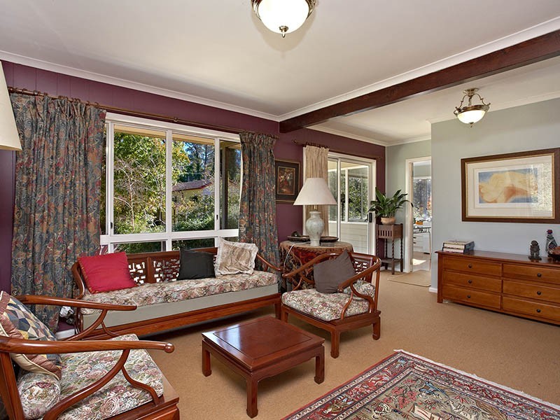 10 Noble Street, Bullaburra NSW 2784