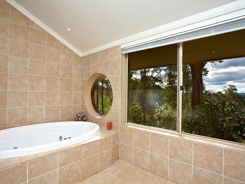 40 Lurline Street, Wentworth Falls NSW 2782