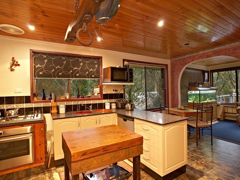 14 Blue Gum Avenue, Medlow Bath NSW 2780