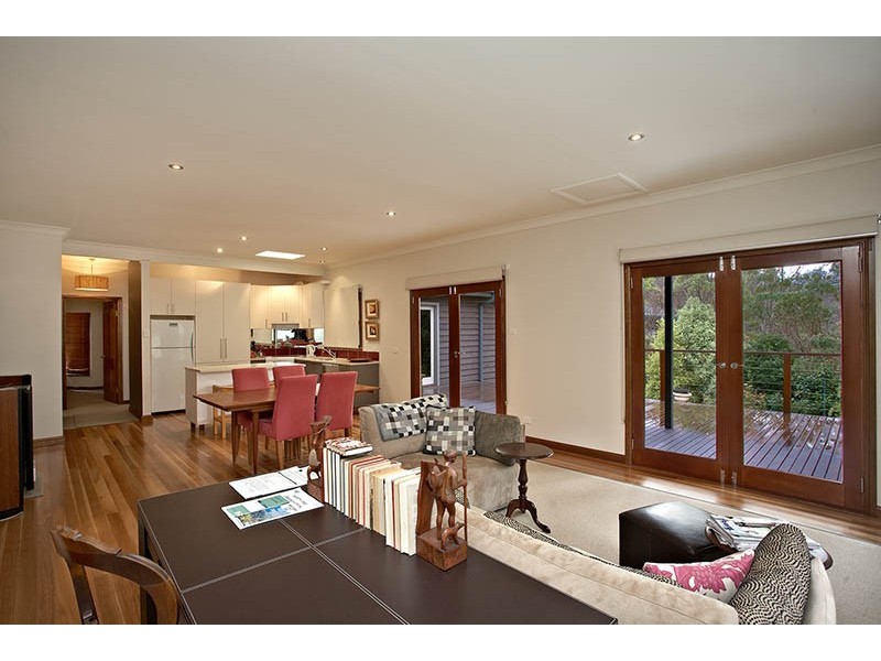 26 Jamieson Street, Wentworth Falls NSW 2782