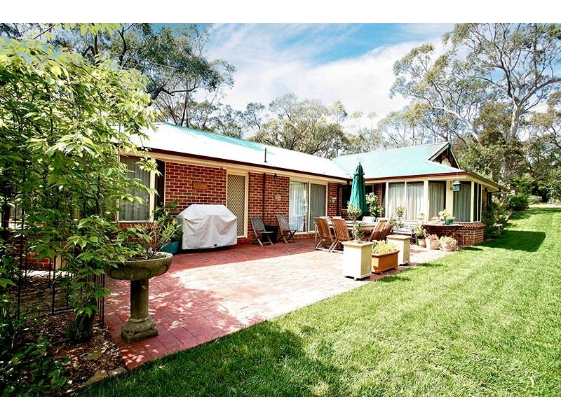 8 Albert Road, Bullaburra NSW 2784