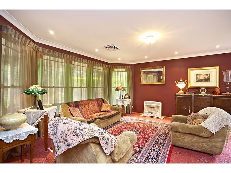 8 Albert Road, Bullaburra NSW 2784