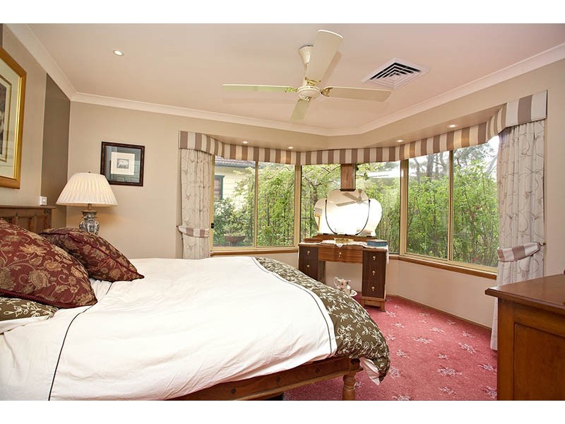 8 Albert Road, Bullaburra NSW 2784