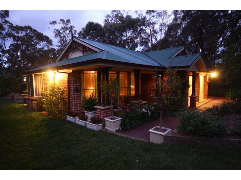 8 Albert Road, Bullaburra NSW 2784