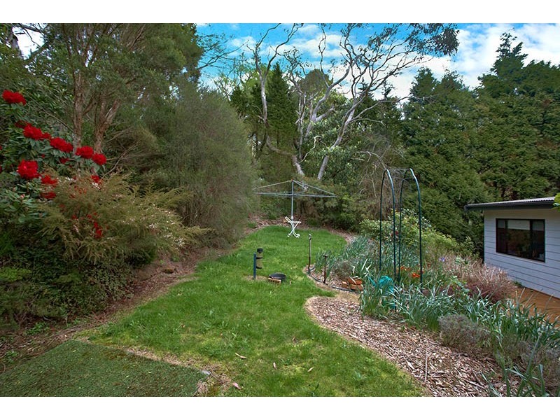 17 Marmion Road, Leura NSW 2780