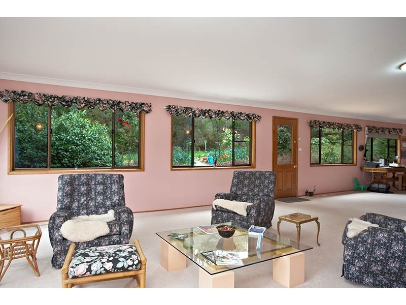 17 Marmion Road, Leura NSW 2780