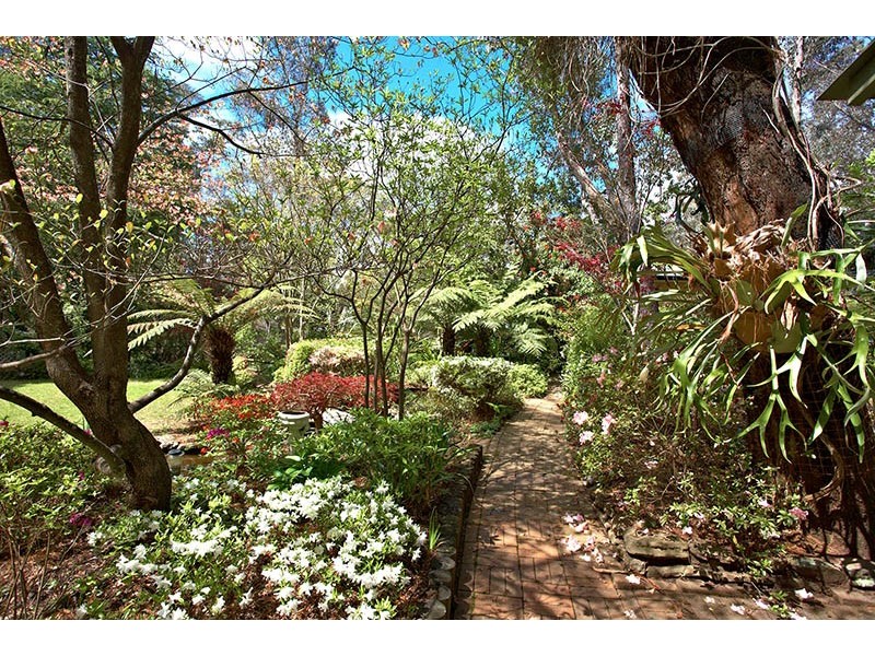 102 Waratah Road, Wentworth Falls NSW 2782