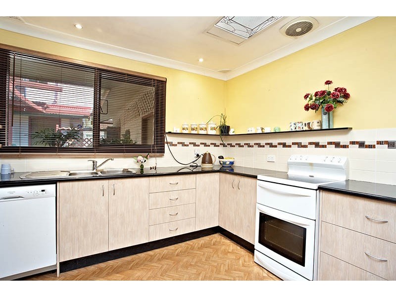 102 Waratah Road, Wentworth Falls NSW 2782