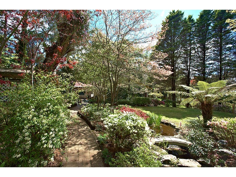 102 Waratah Road, Wentworth Falls NSW 2782