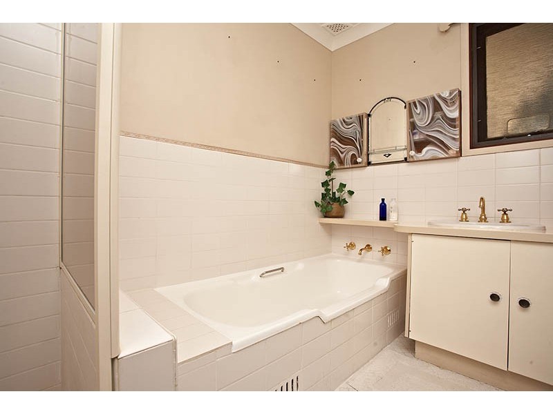 102 Waratah Road, Wentworth Falls NSW 2782