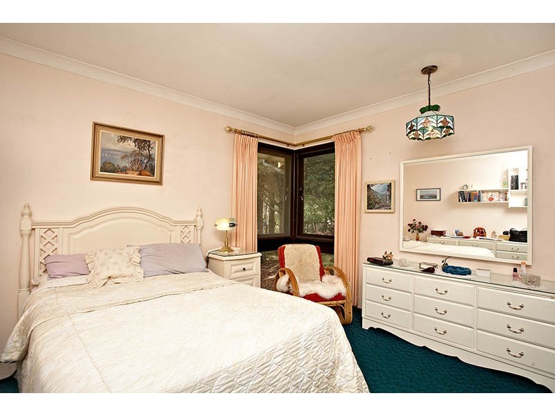 102 Waratah Road, Wentworth Falls NSW 2782