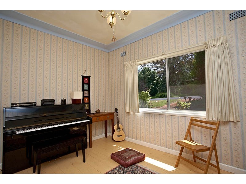 16 Genevieve Road, Bullaburra NSW 2784