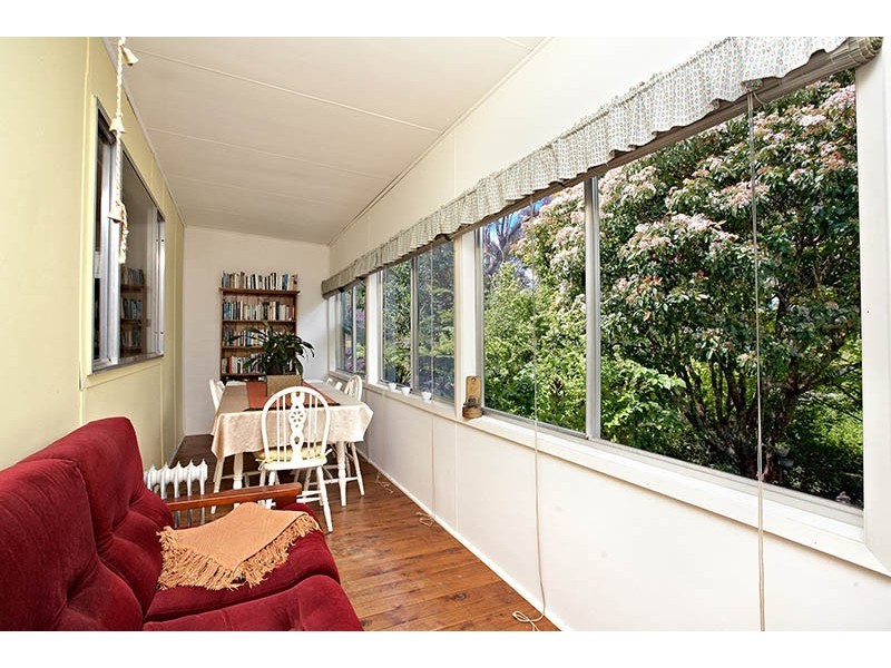 16 Genevieve Road, Bullaburra NSW 2784