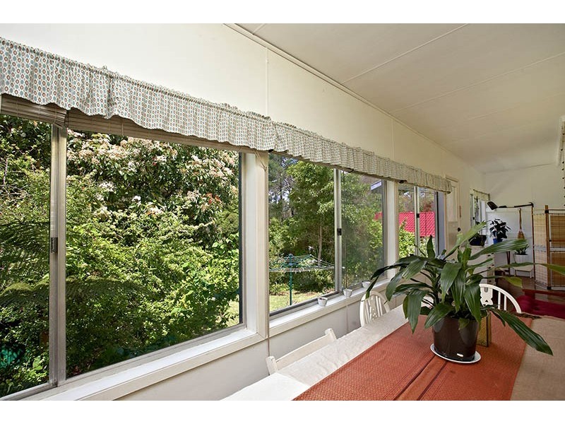 16 Genevieve Road, Bullaburra NSW 2784