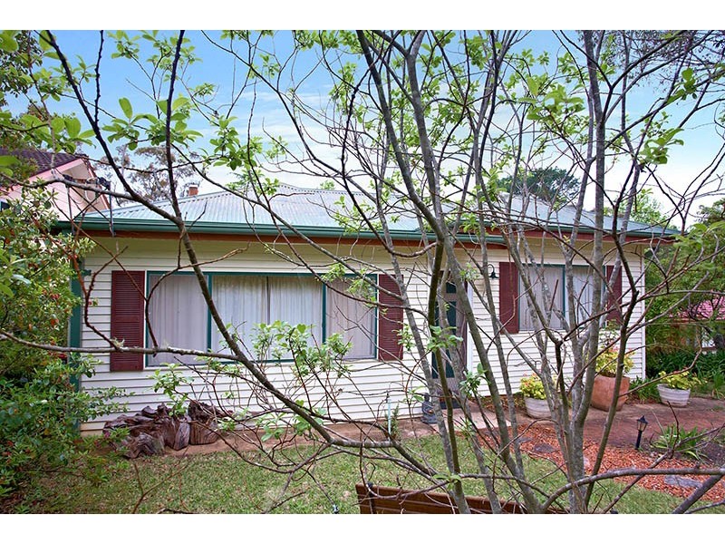 16 Genevieve Road, Bullaburra NSW 2784