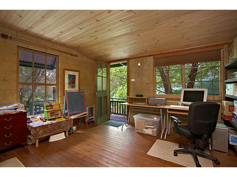 21 Jamieson Street, Wentworth Falls NSW 2782