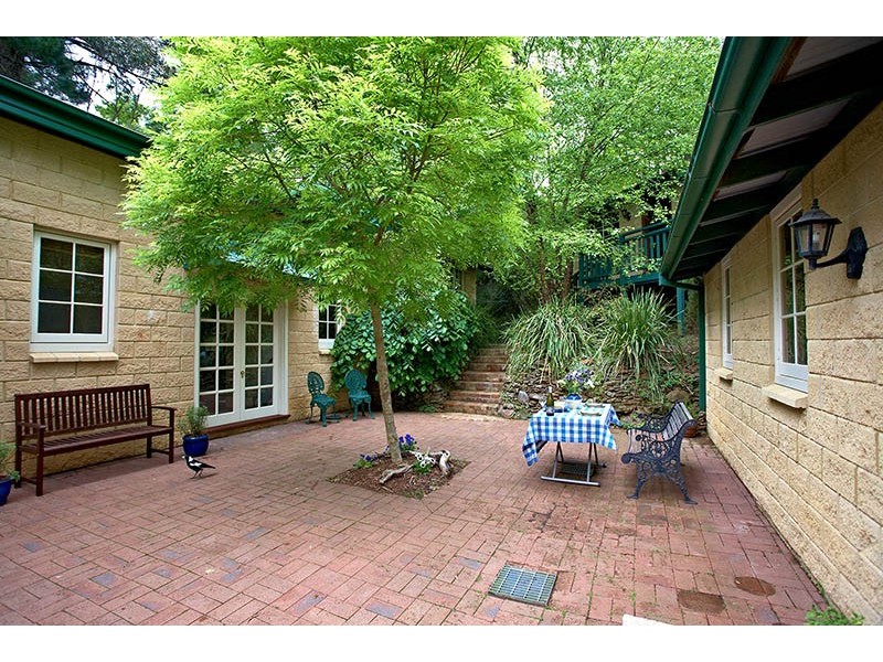 21 Jamieson Street, Wentworth Falls NSW 2782