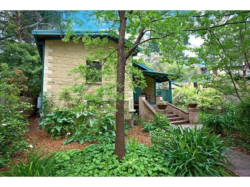 21 Jamieson Street, Wentworth Falls NSW 2782