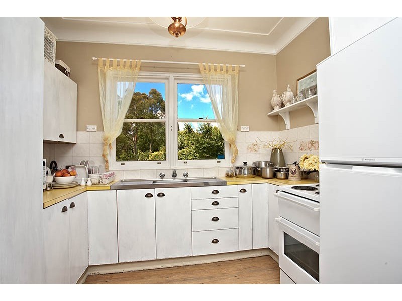 14 Forster Rd, Katoomba NSW 2780