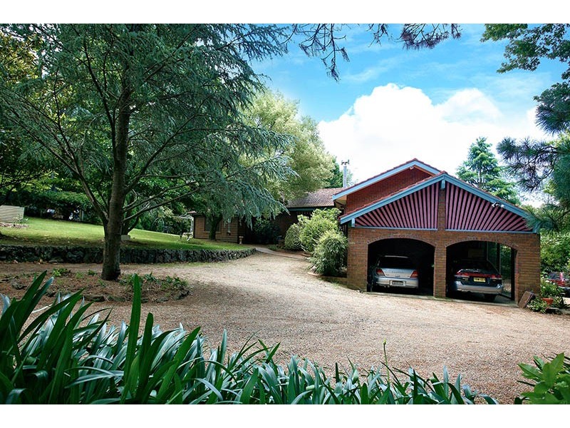 30 Railway Parade, Wentworth Falls NSW 2782