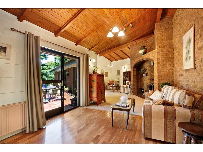 30 Railway Parade, Wentworth Falls NSW 2782