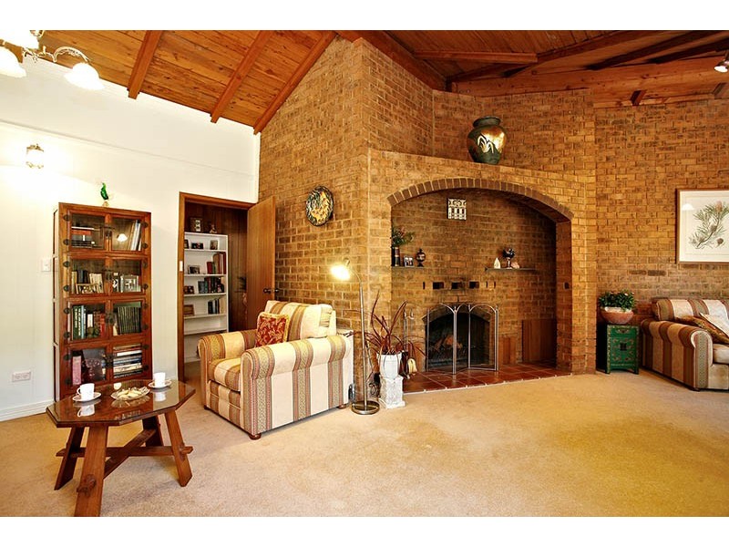 30 Railway Parade, Wentworth Falls NSW 2782