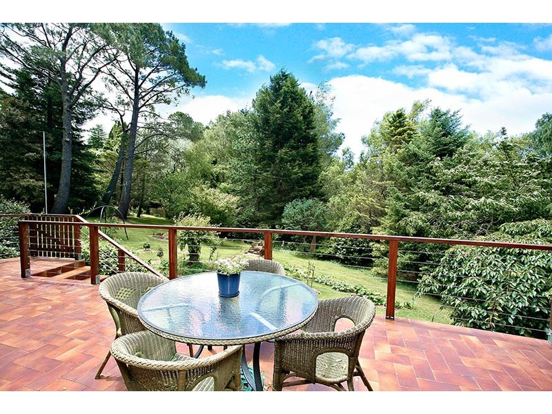 30 Railway Parade, Wentworth Falls NSW 2782