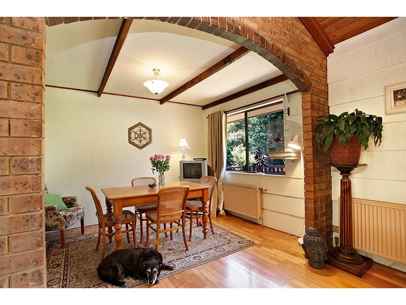30 Railway Parade, Wentworth Falls NSW 2782