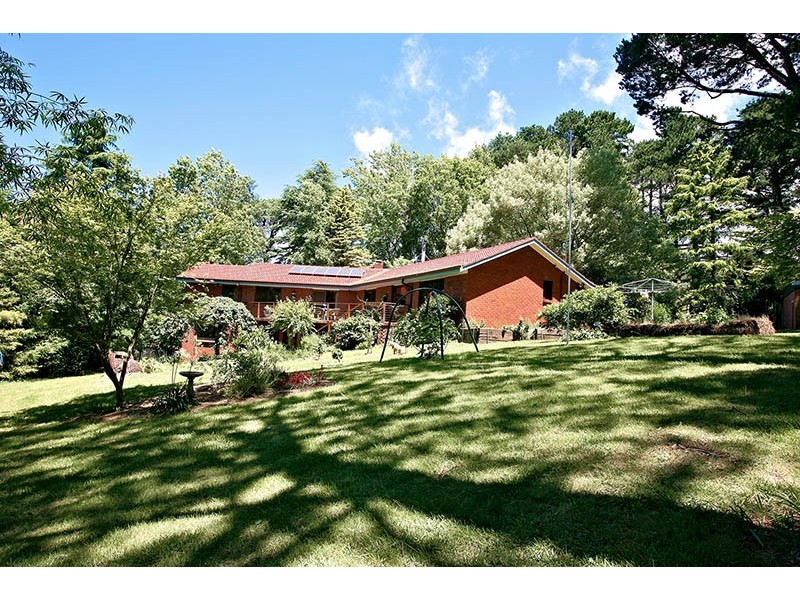 30 Railway Parade, Wentworth Falls NSW 2782