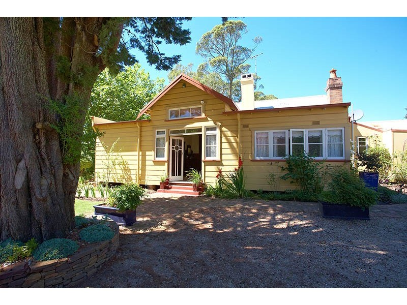 98-100 Wentworth Street, Blackheath NSW 2785