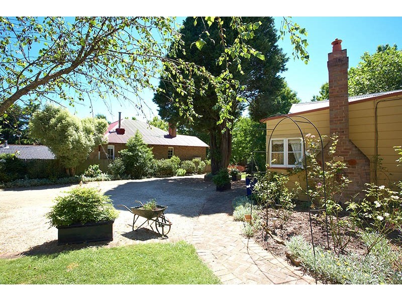 98-100 Wentworth Street, Blackheath NSW 2785