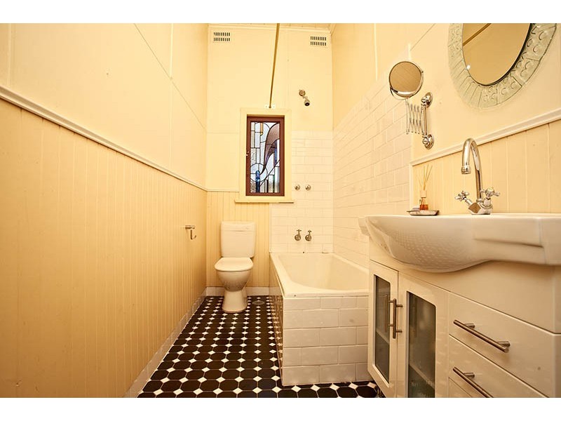 98-100 Wentworth Street, Blackheath NSW 2785