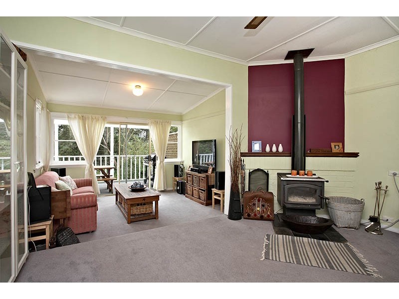 6 Genevieve Road, Bullaburra NSW 2784